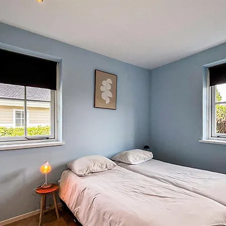 2 Bedroom Front In *